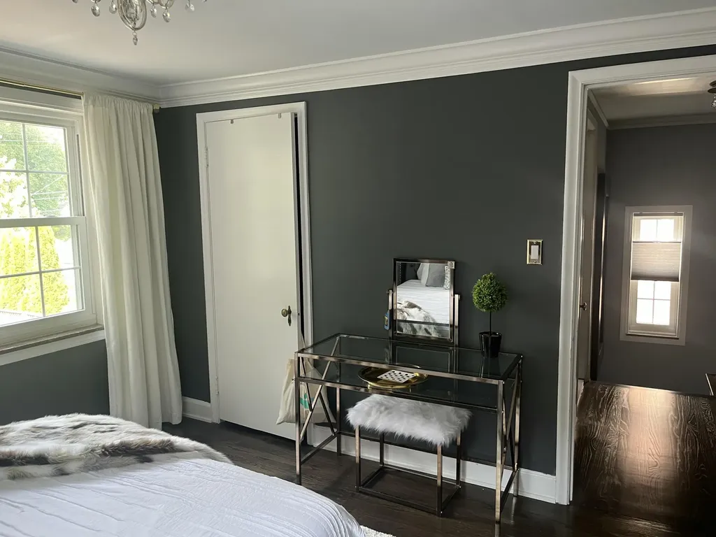456 Manor Street Grosse Pointe Farms City MI 48236