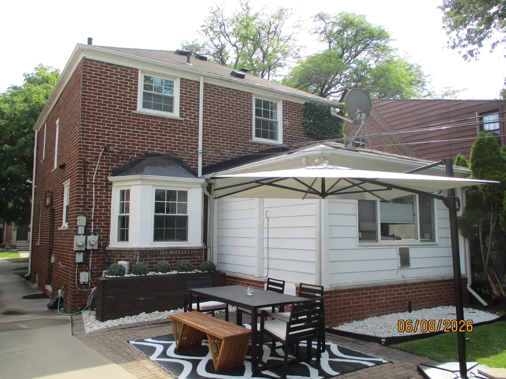 456 Manor Street Grosse Pointe Farms City MI 48236