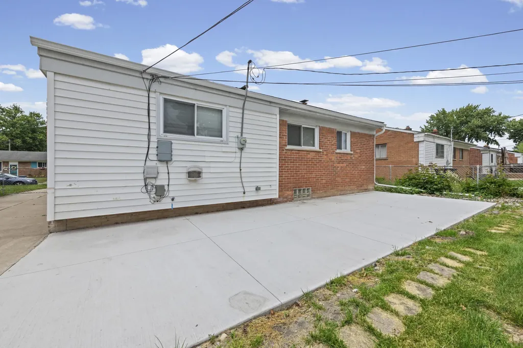 1171 Denice Street Westland City MI 48186