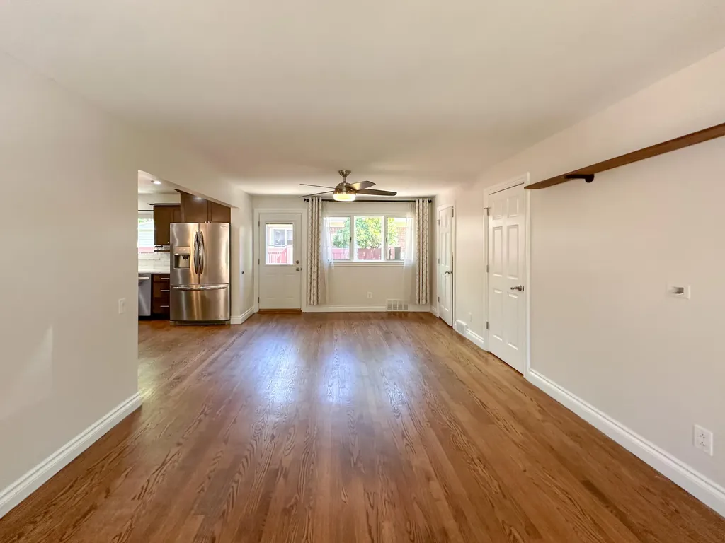 21203 River Road Grosse Pointe Woods City MI 48236