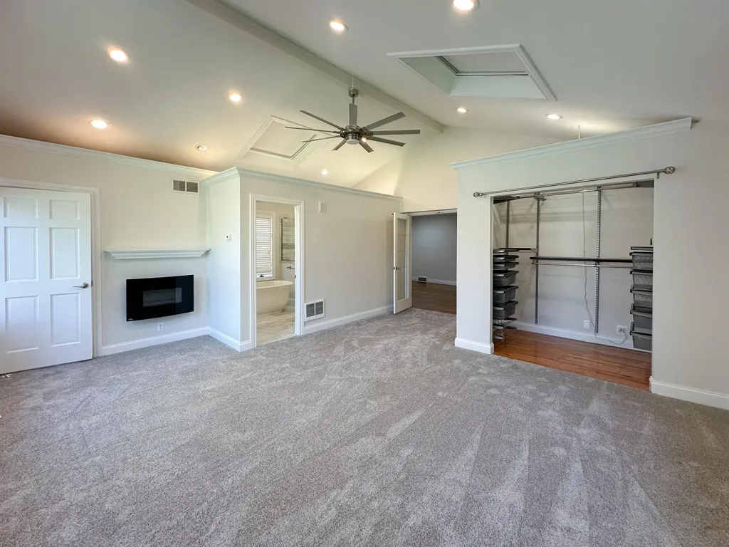 21203 River Road Grosse Pointe Woods City MI 48236
