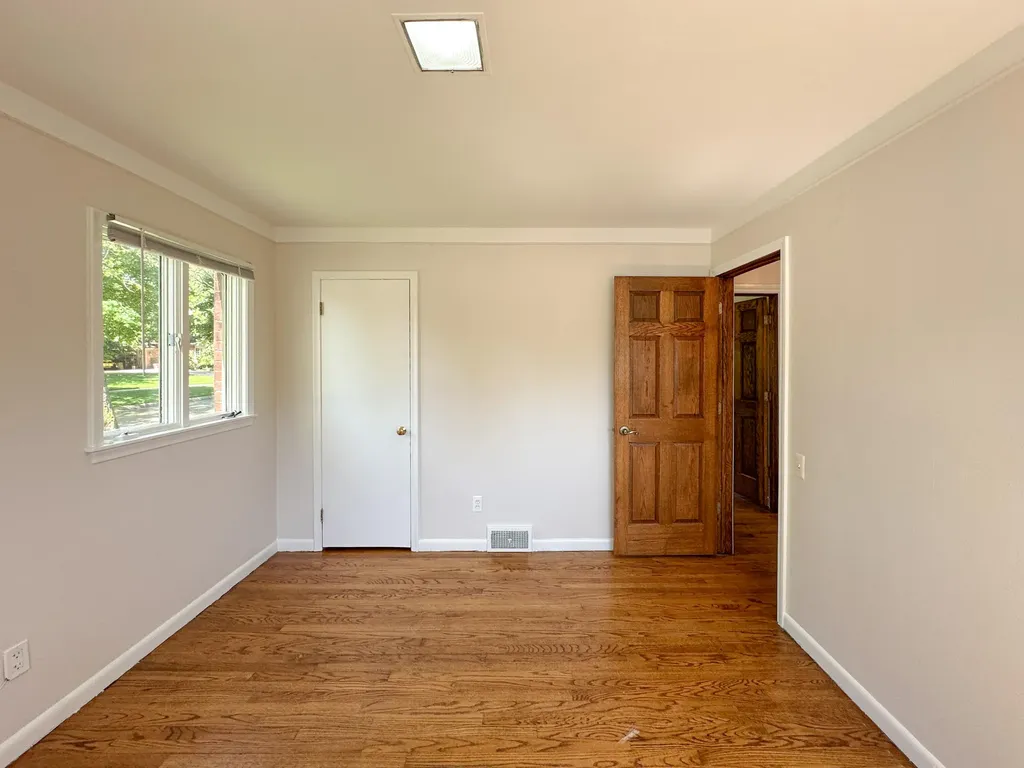 21203 River Road Grosse Pointe Woods City MI 48236