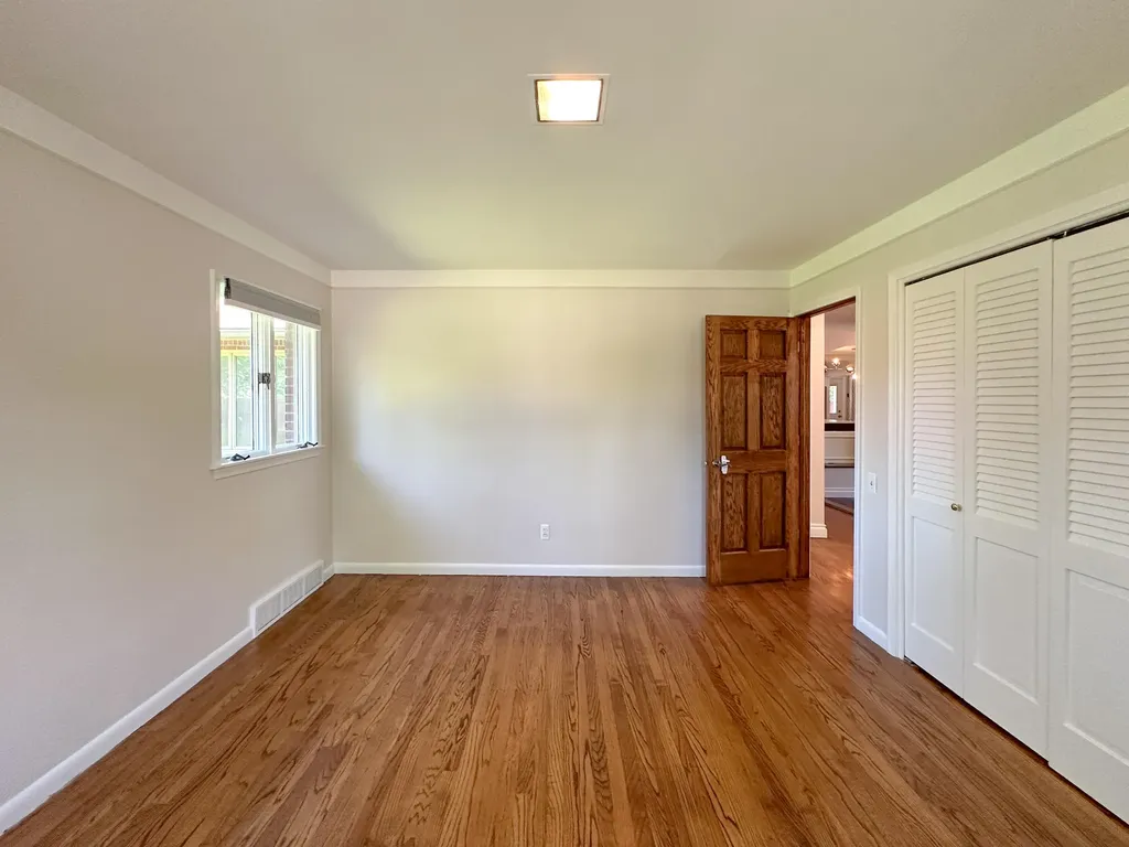 21203 River Road Grosse Pointe Woods City MI 48236