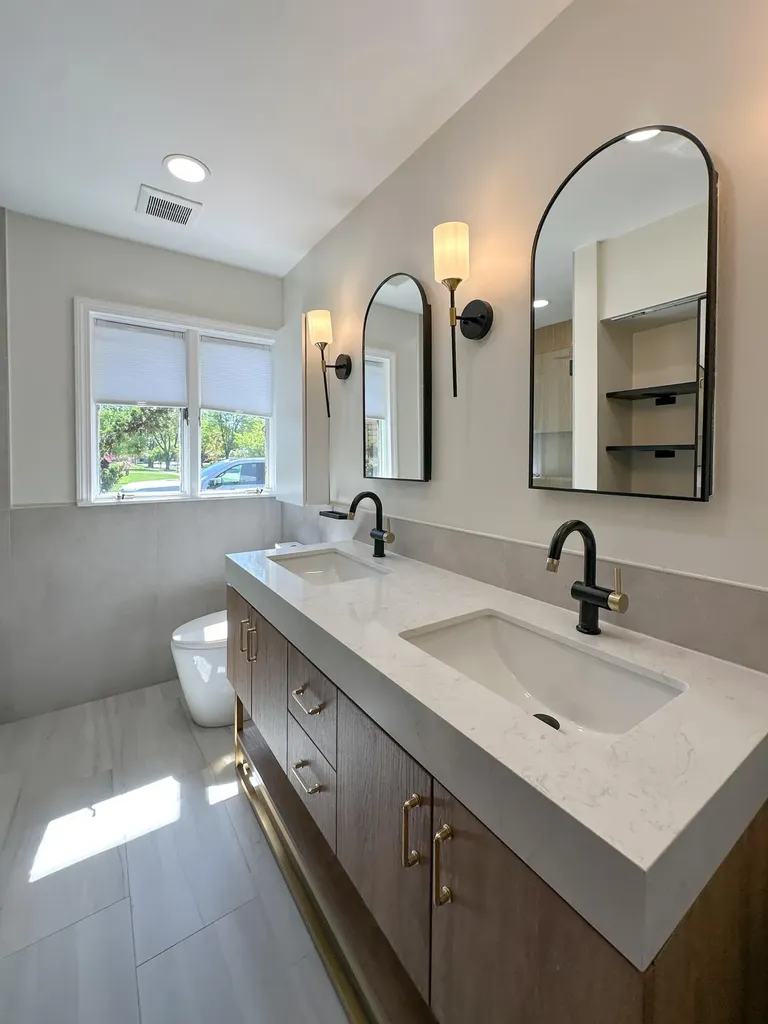 21203 River Road Grosse Pointe Woods City MI 48236
