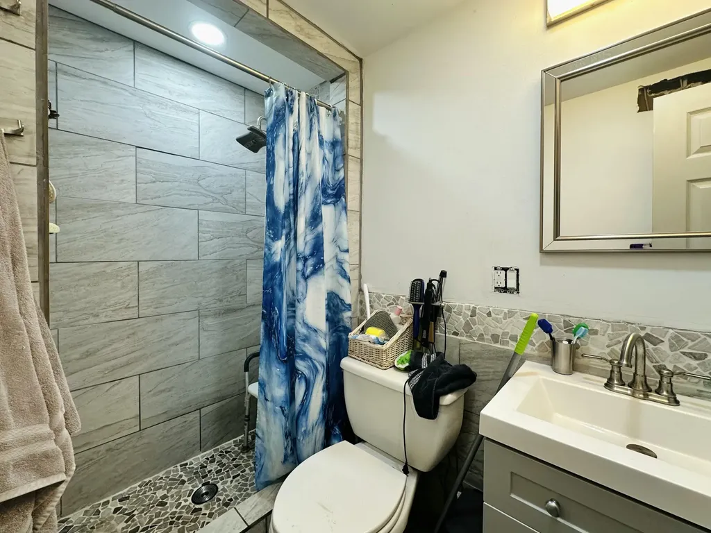3505 Bendelow Road Rochester Hills City MI 48307