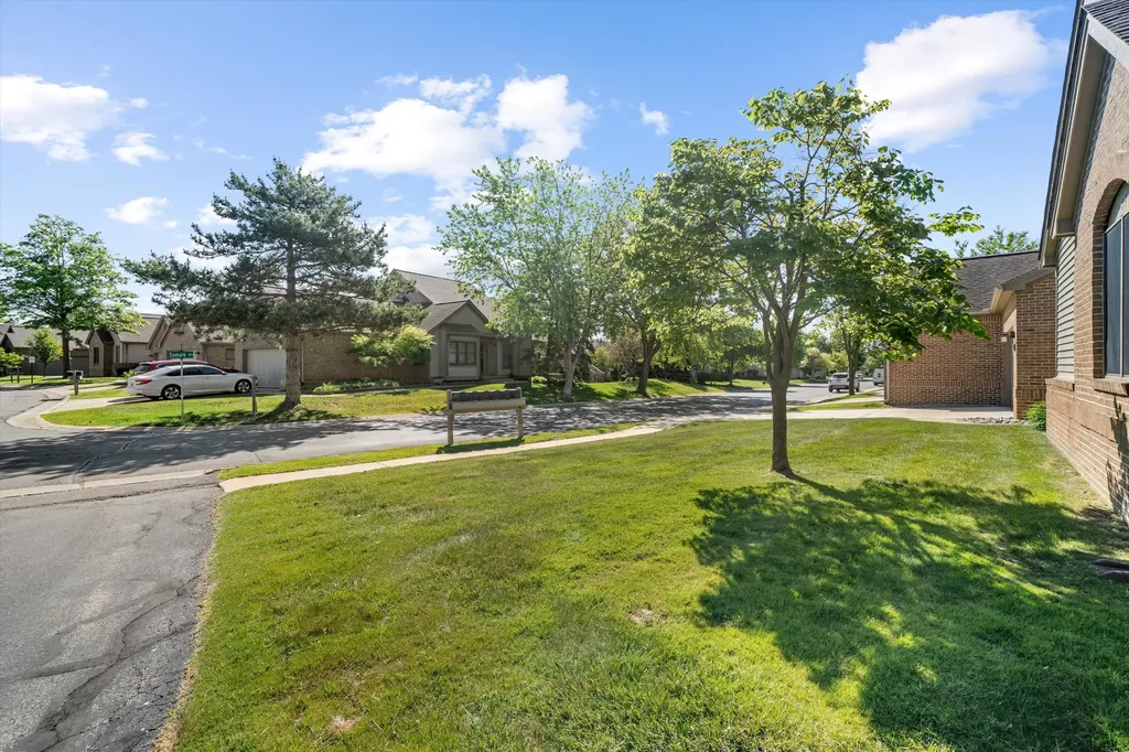 447 Sumark Way Ann Arbor City MI 48103