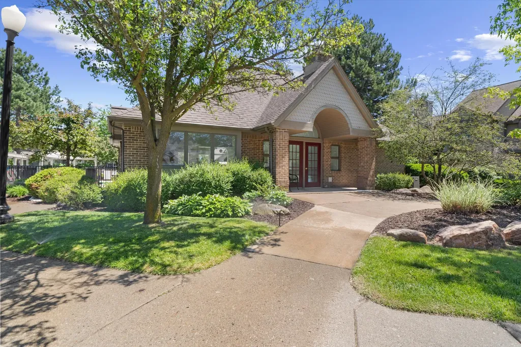 447 Sumark Way Ann Arbor City MI 48103