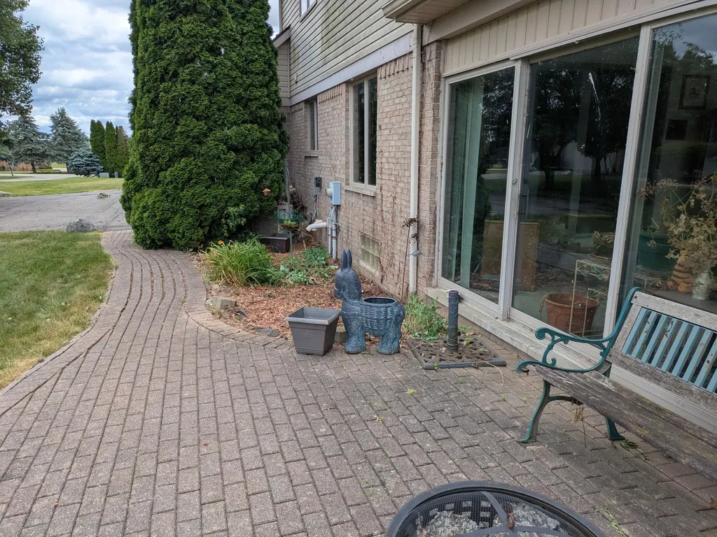 9216 Mirage Lake Drive York Charter Township MI 48160