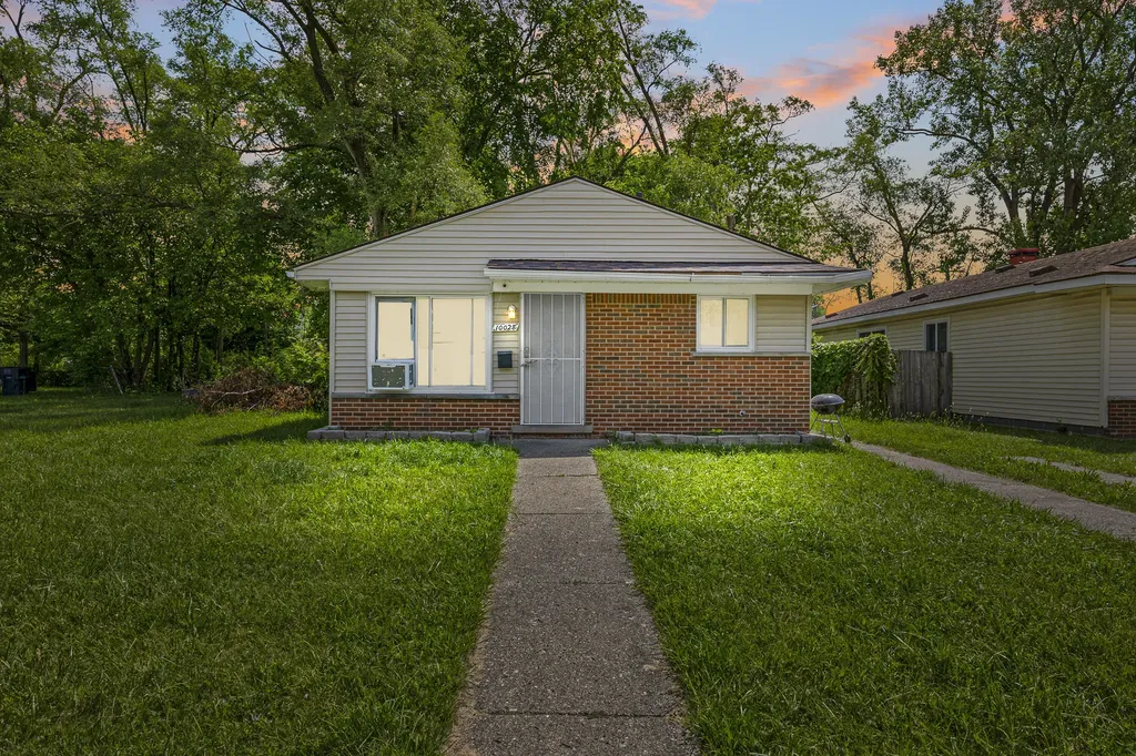 10028 Stahelin Avenue Detroit City MI 48228