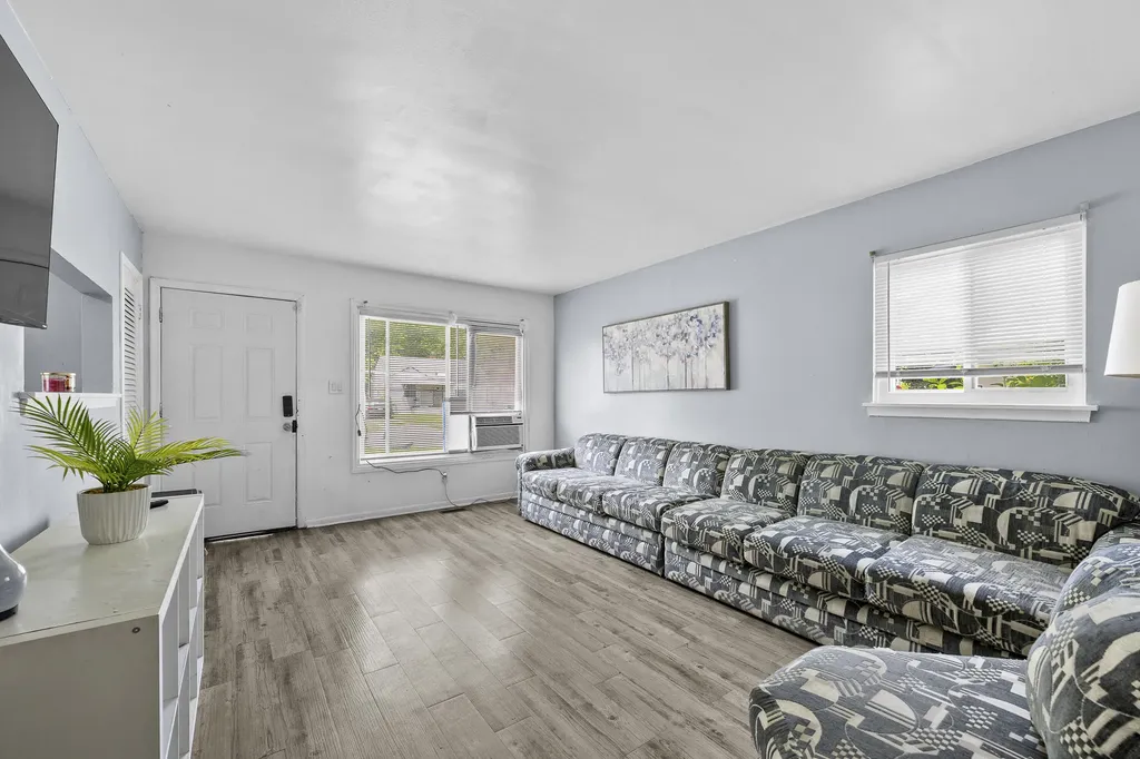 10028 Stahelin Avenue Detroit City MI 48228