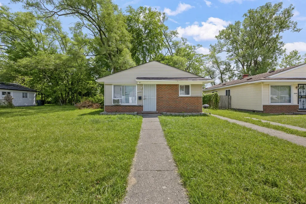 10028 Stahelin Avenue Detroit City MI 48228