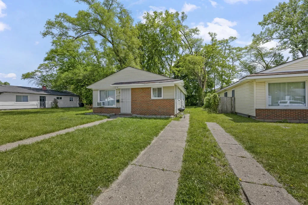10028 Stahelin Avenue Detroit City MI 48228