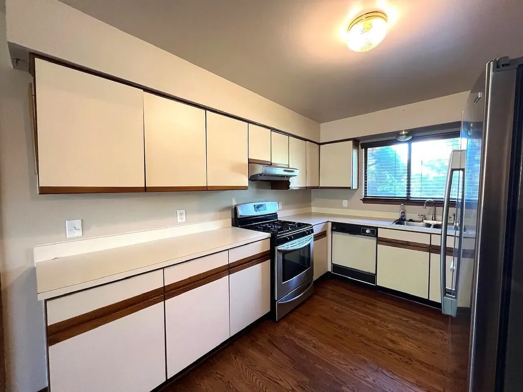 6718 Forest Park Drive Troy City MI 48098