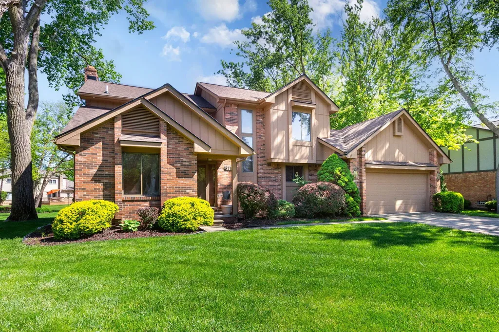 6718 Forest Park Drive Troy City MI 48098