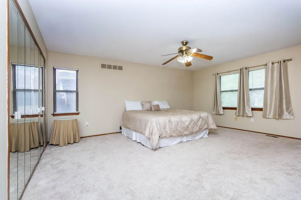 6718 Forest Park Drive Troy City MI 48098
