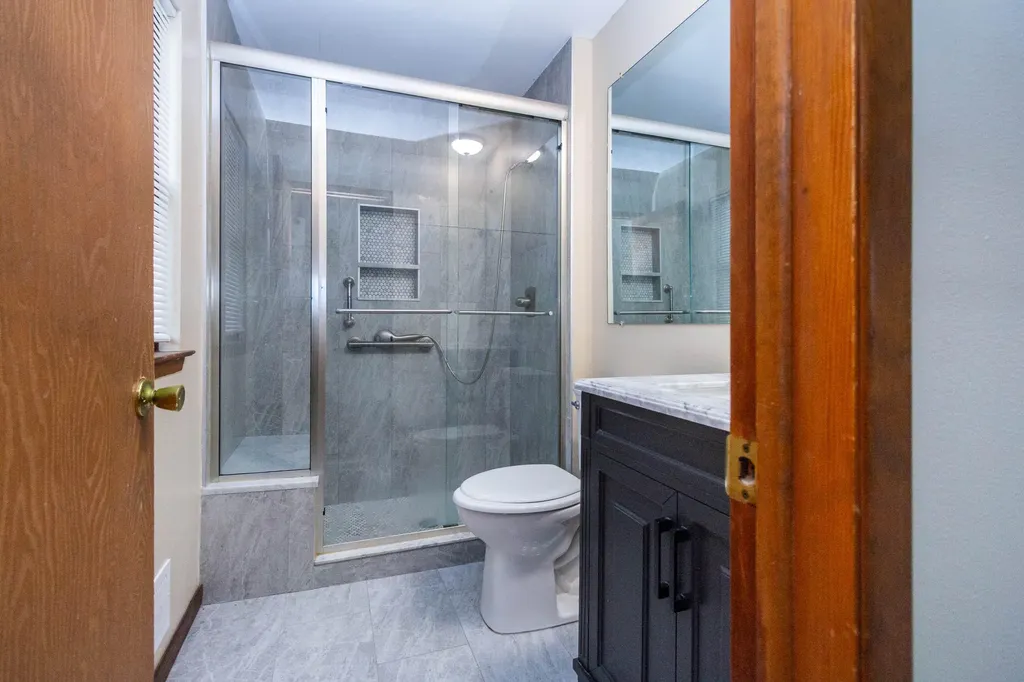 6718 Forest Park Drive Troy City MI 48098