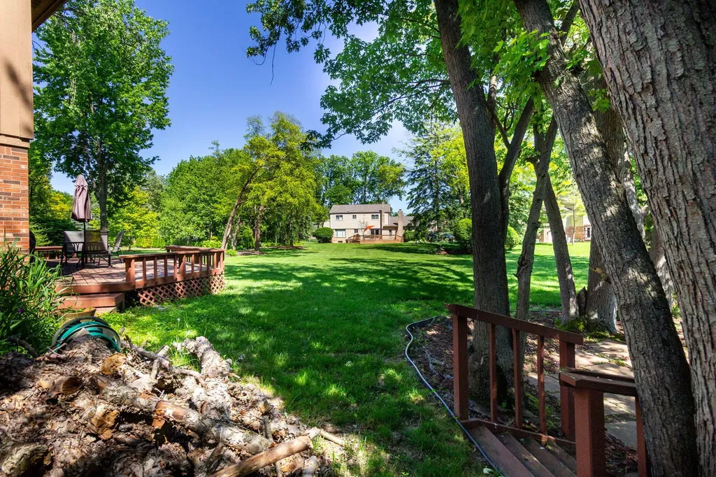 6718 Forest Park Drive Troy City MI 48098