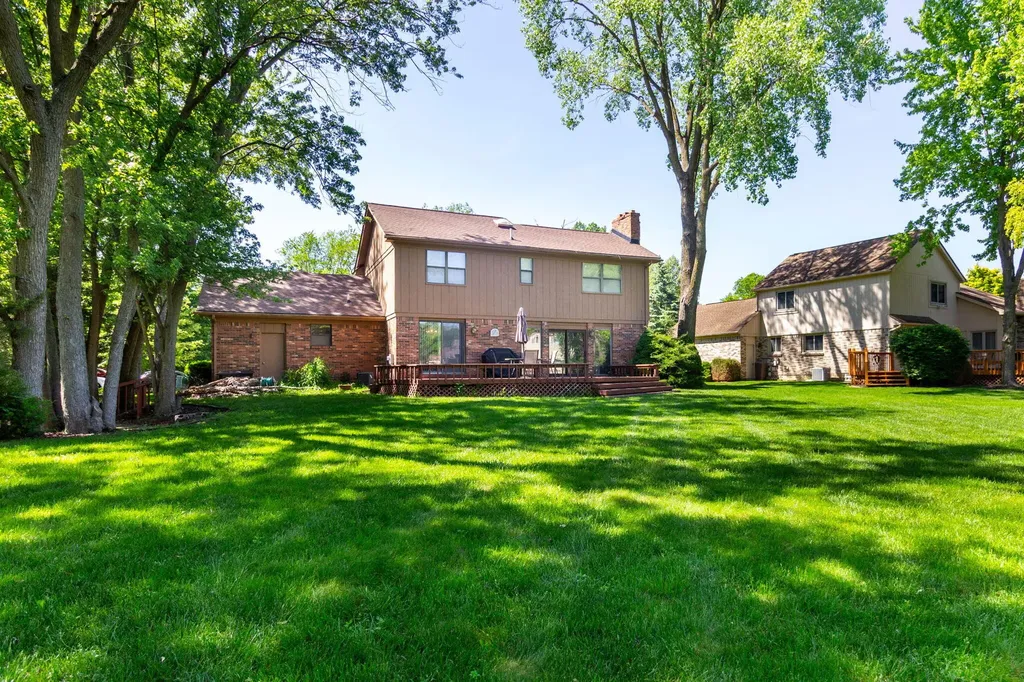 6718 Forest Park Drive Troy City MI 48098
