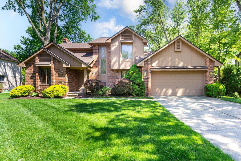 6718 Forest Park Drive Troy City MI 48098