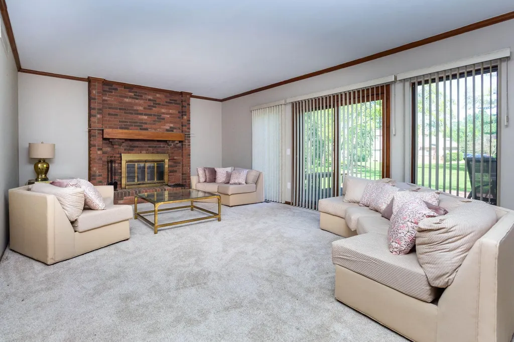 6718 Forest Park Drive Troy City MI 48098