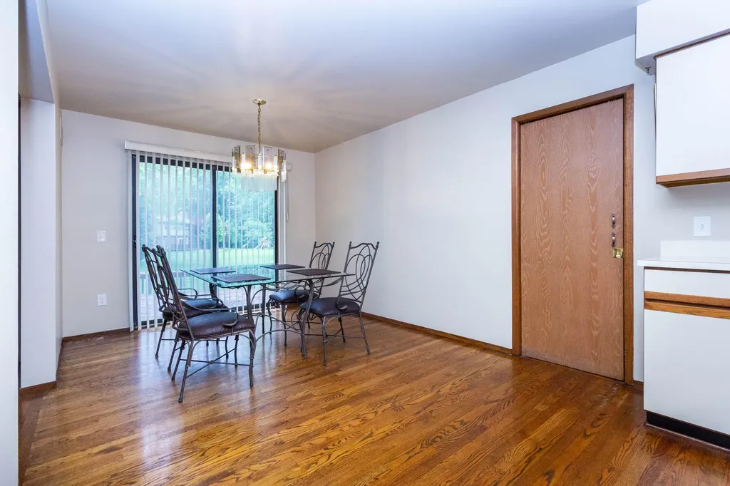 6718 Forest Park Drive Troy City MI 48098