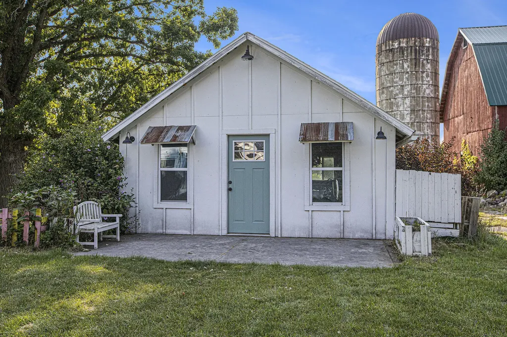 2960 Cedar Lake Road Marion Township MI 48843