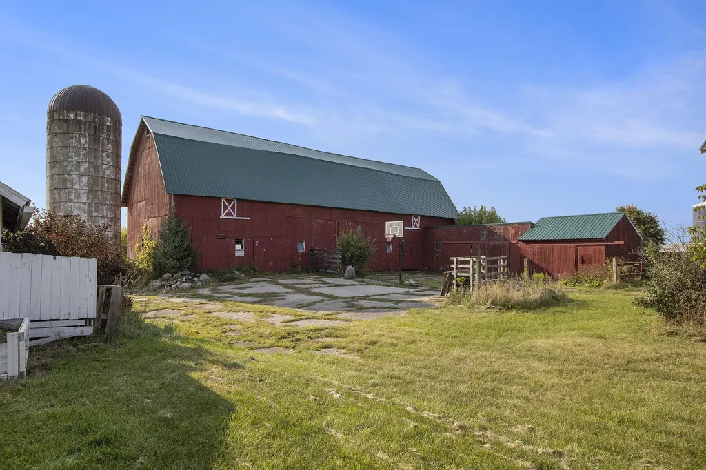 2960 Cedar Lake Road Marion Township MI 48843