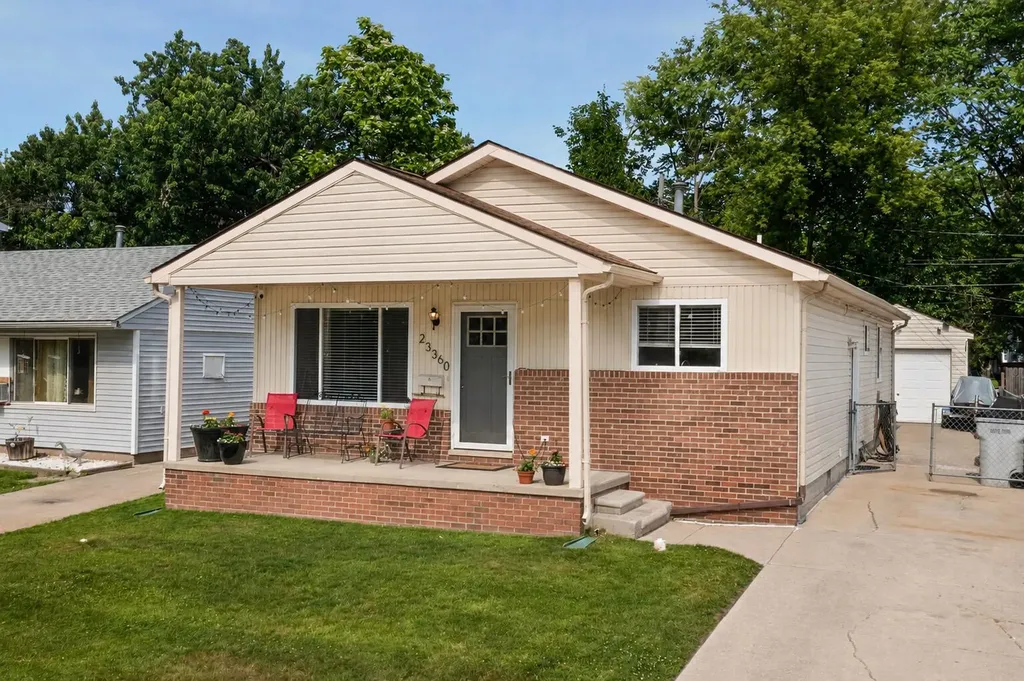 23360 Pilgrim Avenue Hazel Park City MI 48030