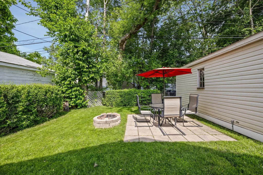 23360 Pilgrim Avenue Hazel Park City MI 48030