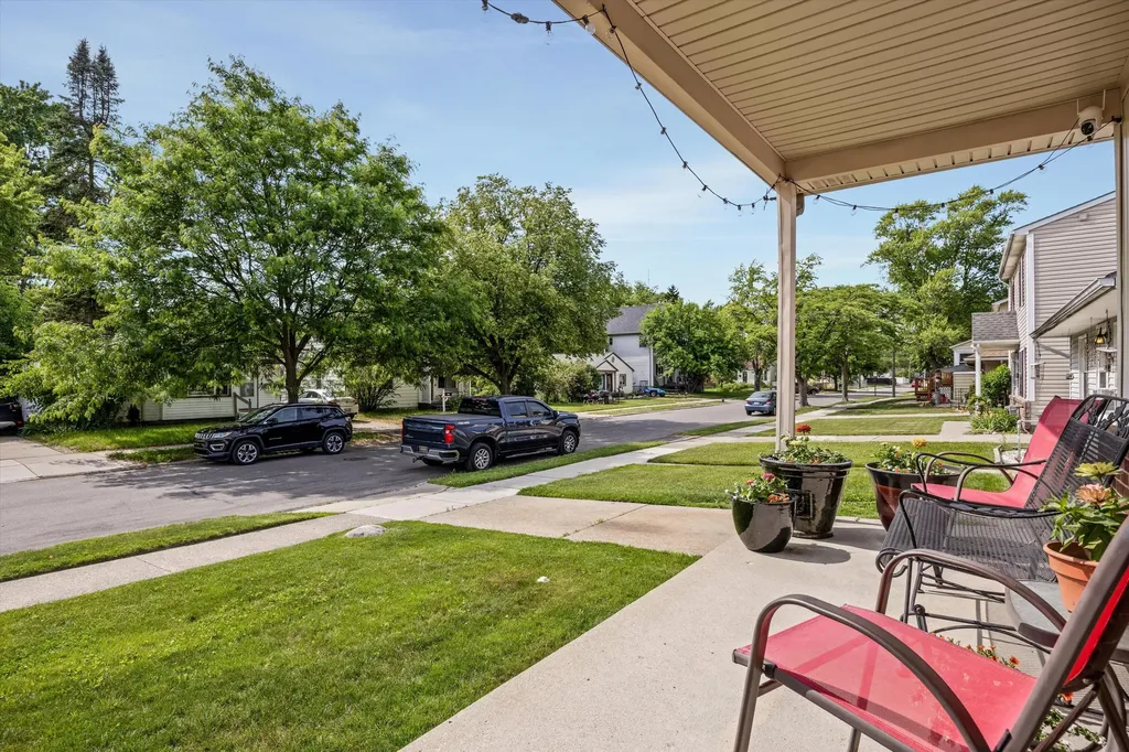 23360 Pilgrim Avenue Hazel Park City MI 48030