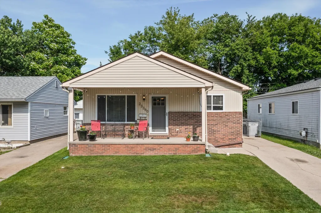 23360 Pilgrim Avenue Hazel Park City MI 48030