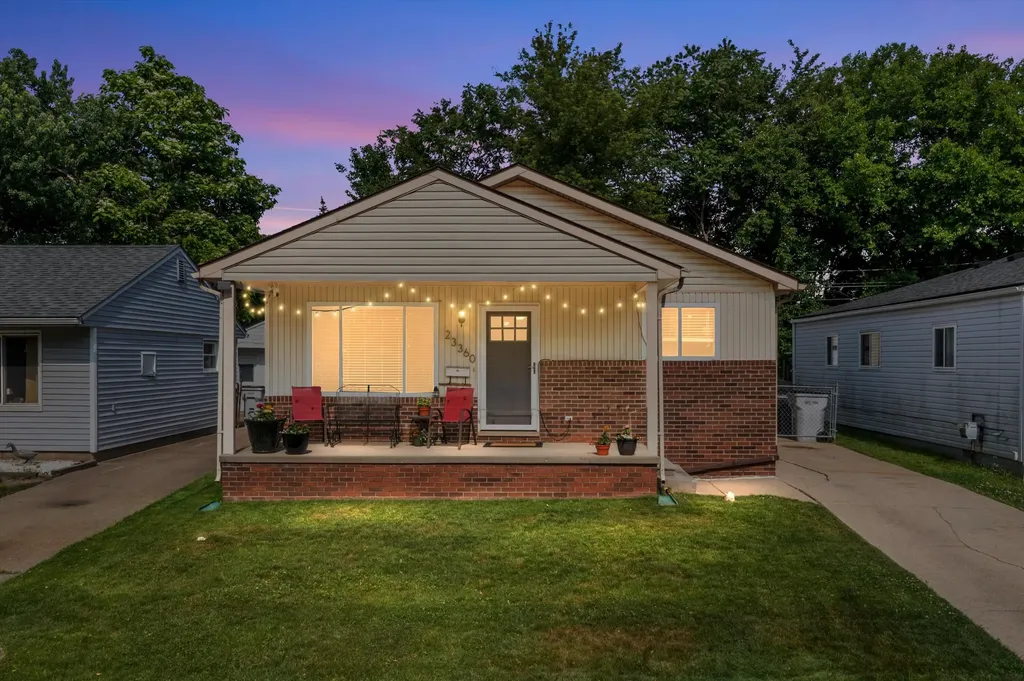 23360 Pilgrim Avenue Hazel Park City MI 48030