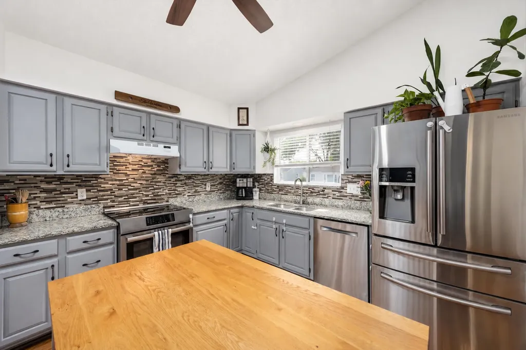 23360 Pilgrim Avenue Hazel Park City MI 48030