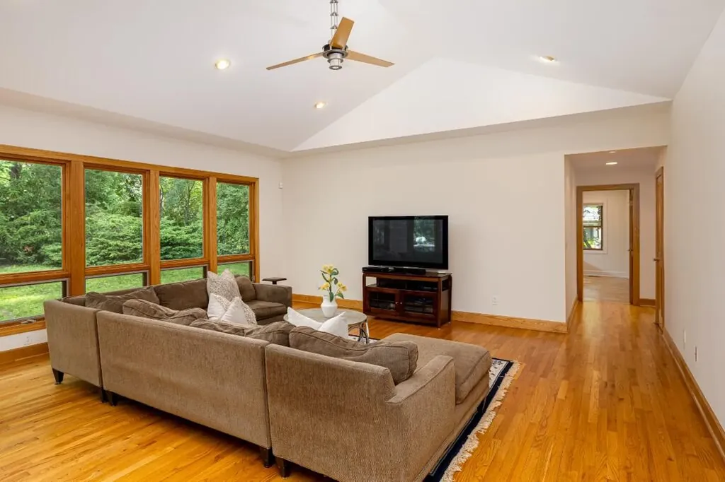 2135 Tuomy Road Ann Arbor City MI 48104