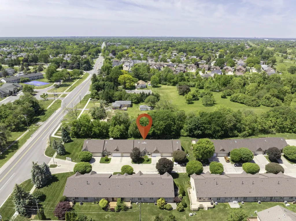 35907 Fierimonte Drive Clinton Charter Township MI 48035