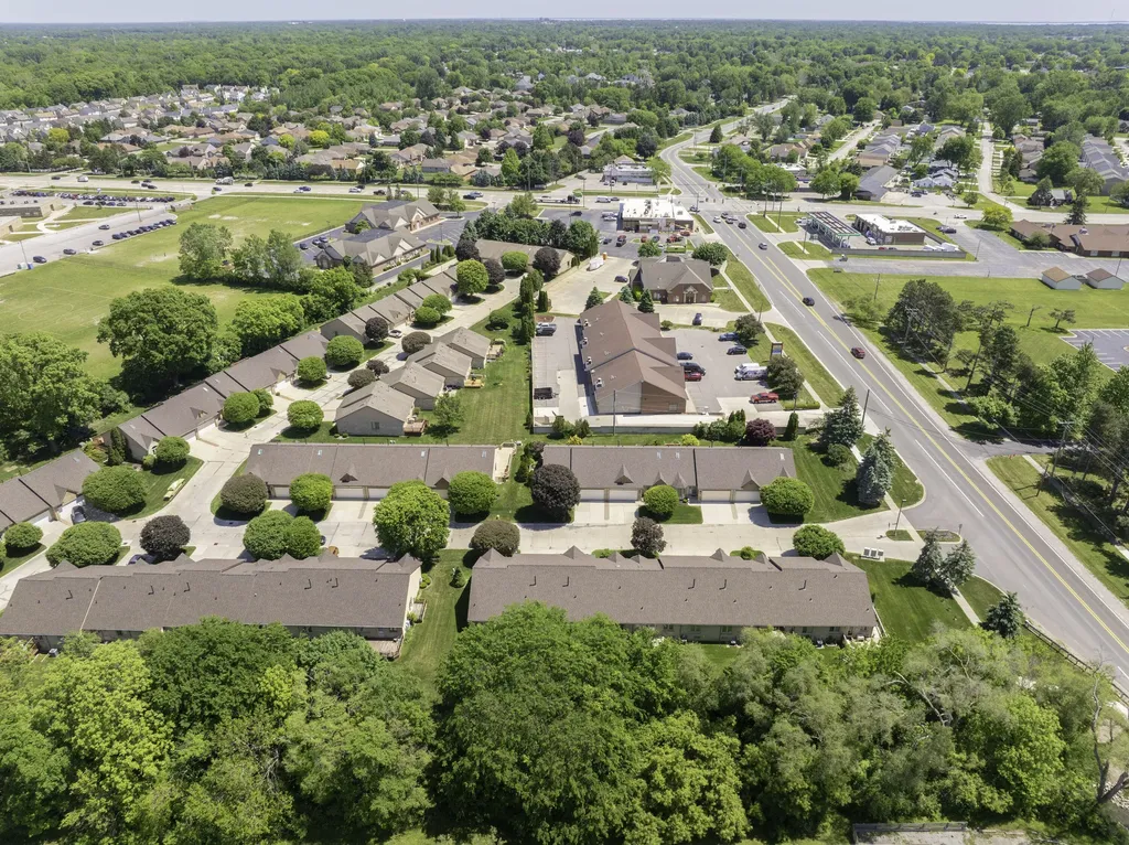 35907 Fierimonte Drive Clinton Charter Township MI 48035