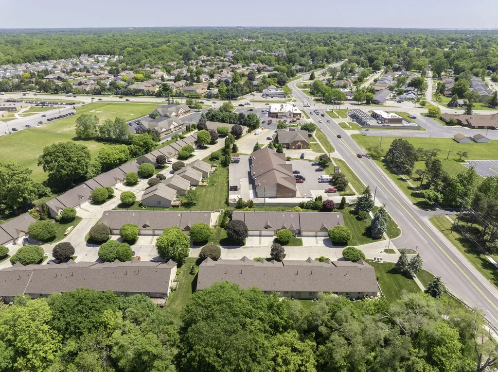 35907 Fierimonte Drive Clinton Charter Township MI 48035