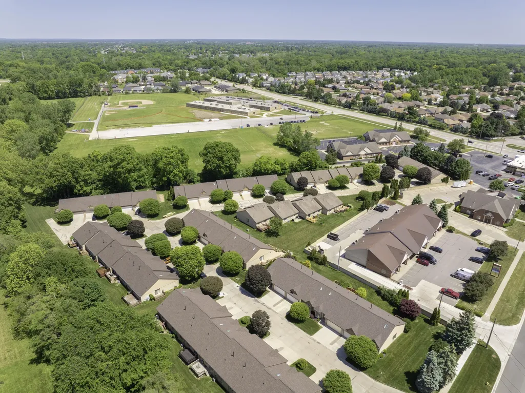 35907 Fierimonte Drive Clinton Charter Township MI 48035