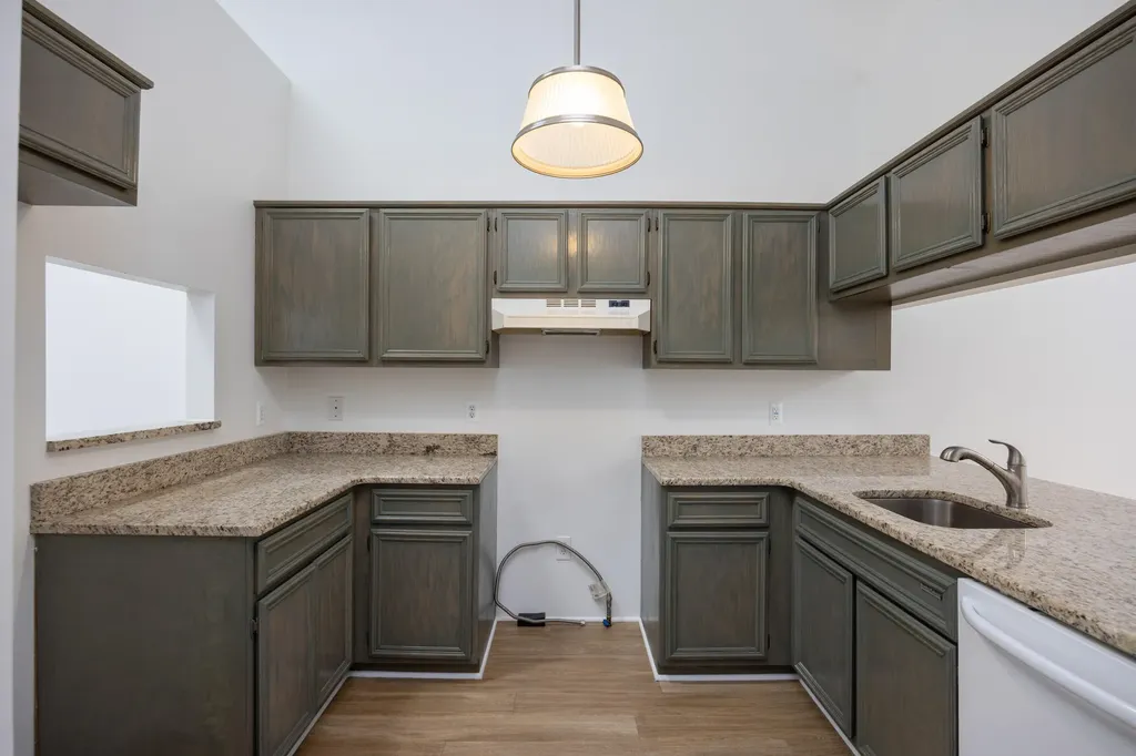 35907 Fierimonte Drive Clinton Charter Township MI 48035