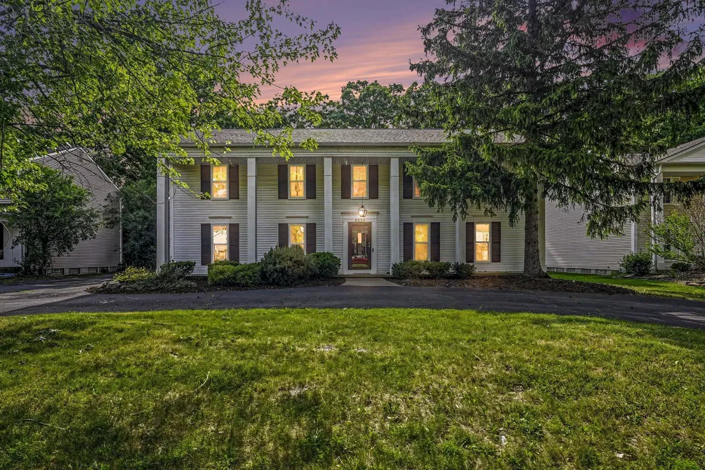 5535 S Piccadilly Circle West Bloomfield Charter Township MI 48322