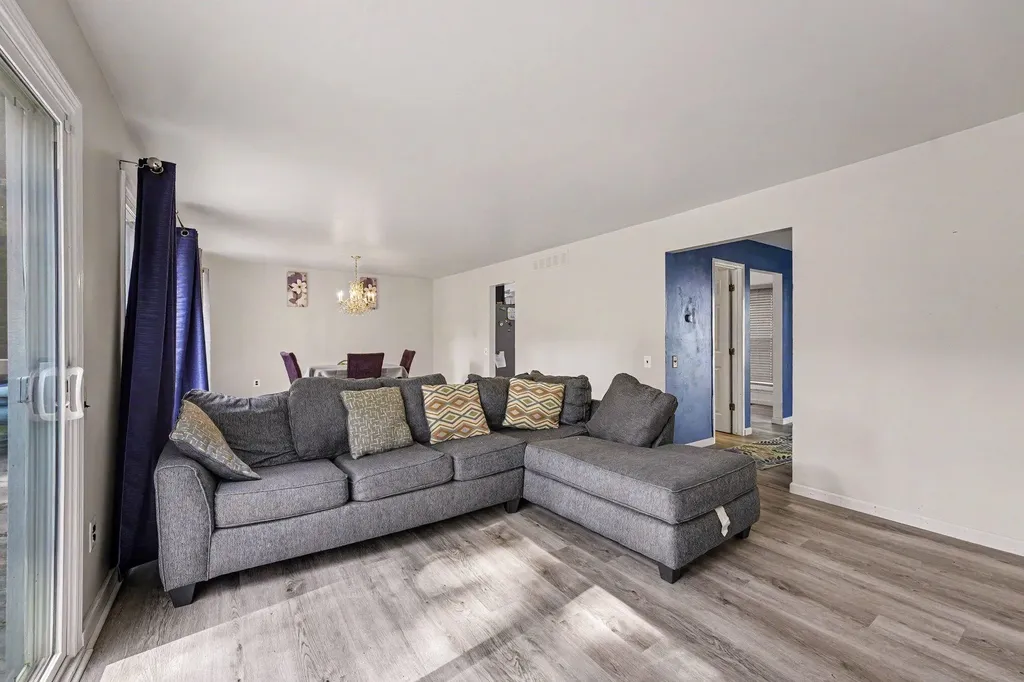 5535 S Piccadilly Circle West Bloomfield Charter Township MI 48322