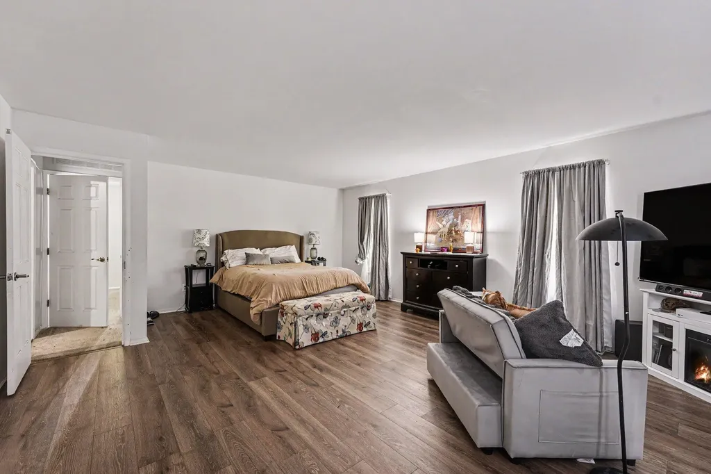5535 S Piccadilly Circle West Bloomfield Charter Township MI 48322