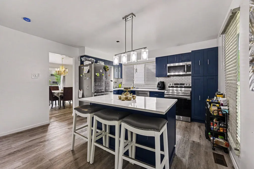 5535 S Piccadilly Circle West Bloomfield Charter Township MI 48322