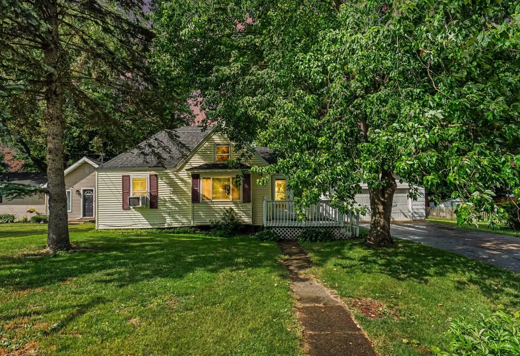 312 Mechanic Street Stockbridge Village MI 49285