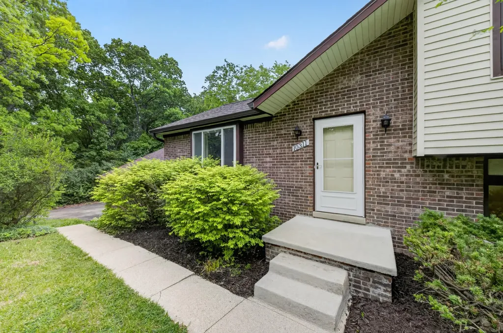 10311 Warner Road York Charter Township MI 48160