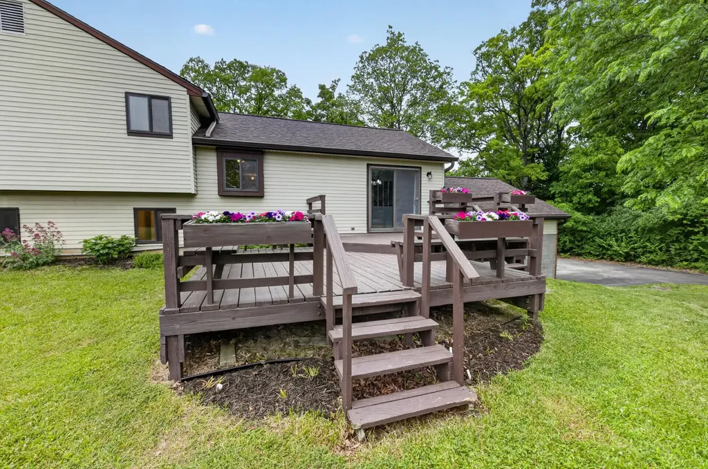 10311 Warner Road York Charter Township MI 48160