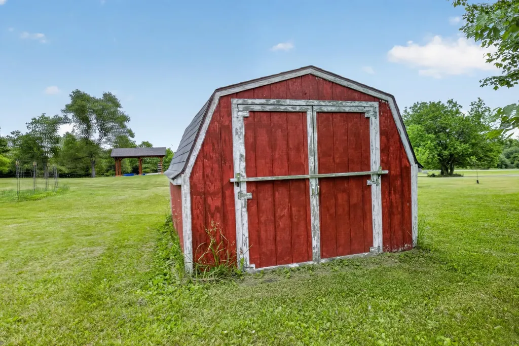 10311 Warner Road York Charter Township MI 48160