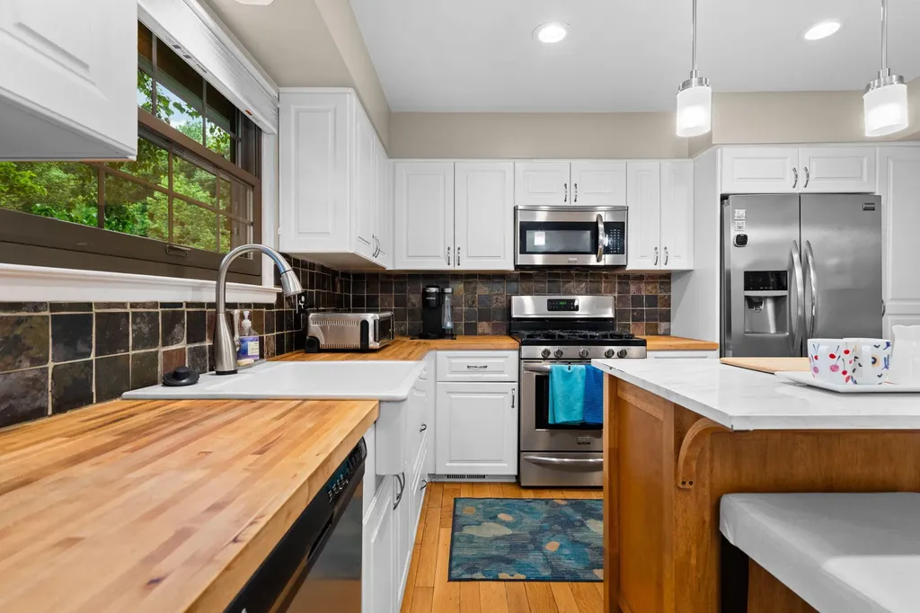 2202 Pine Grove Court Ann Arbor City MI 48103