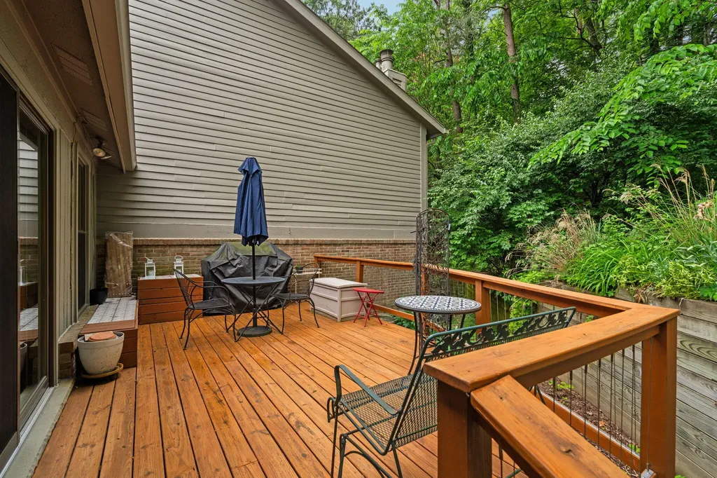 2202 Pine Grove Court Ann Arbor City MI 48103