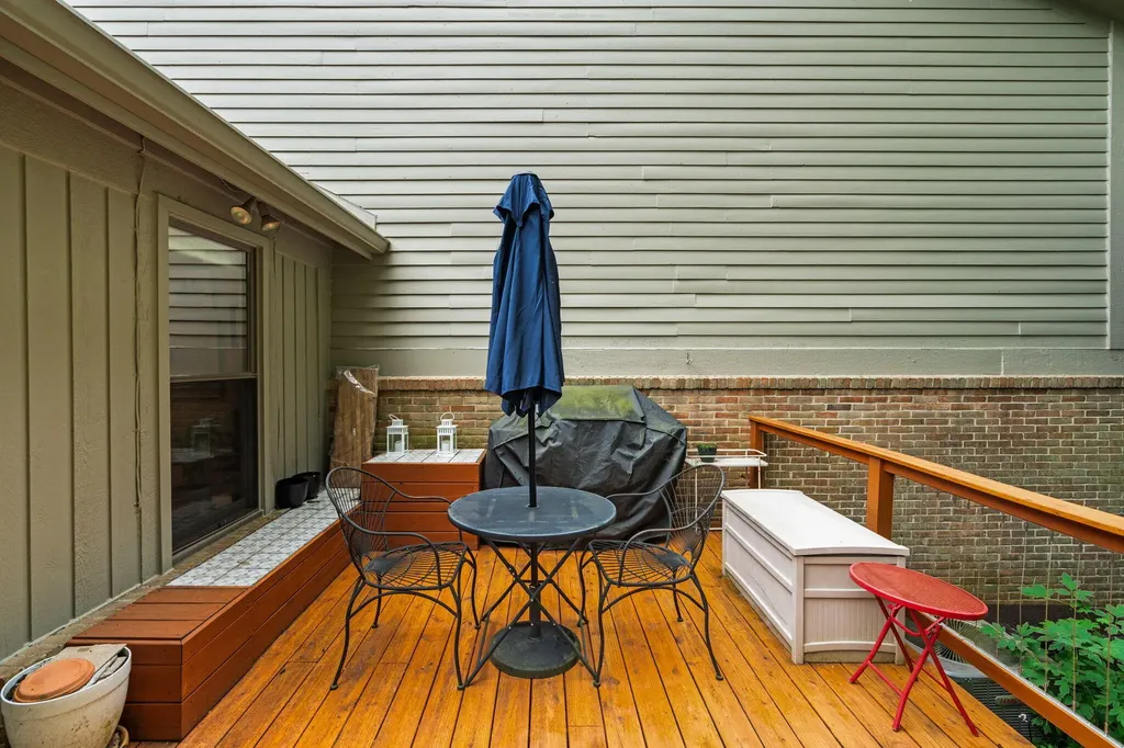 2202 Pine Grove Court Ann Arbor City MI 48103